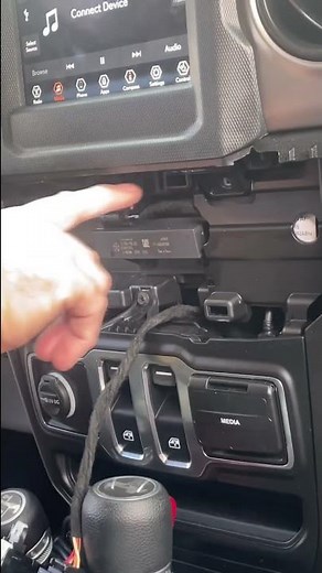 2019 Jeep Wrangler radio removal