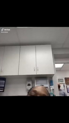 #stitch with @snoopdogg I have to get my back tooth pull out. @snoopdogg #twinhypesensation #champagnefun #tiktokcommunityhasspoken #snoopdogg #fyp