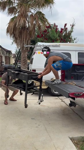 So excited to play mermaids🧜‍♀️💗 #pool #grwm #getreadywithme #family #familia #fyp #parati
