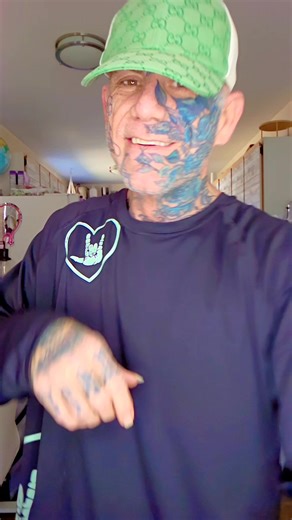 29K views · 1.3K reactions | The Cure "Just Like Heaven" PSE Sign #hypnoticsigner #tattooedsignlanguageguy #uniquesigner | Scott Berends | Facebook