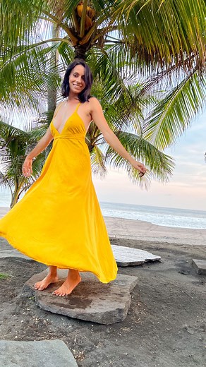 Kelsey Frances on Instagram: "Forget the money… if you could do anything in the world right now… comment below what it would be! 👇🏼💬 🌎 I would pack my bags, buy a yacht or a camper and travel around with all 4 of our dogs and rescue new ones along the way! 🐶🤣 #travelreels #adventureanywhere #elsalvador🇸🇻 #ᴇxᴘʟᴏʀᴇᴍᴏʀᴇ #girlswhotravel #beautifulbeaches #travelreelsoninstagram"