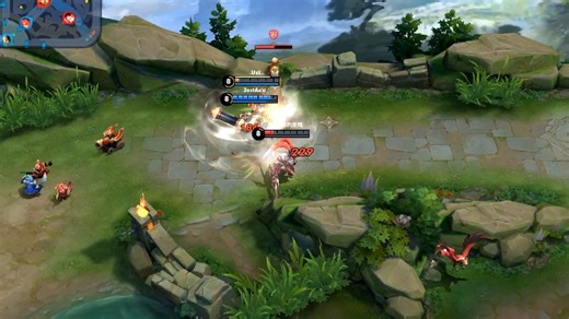 7. 绕塔走，差点被鲁班偷袭掉。