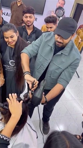Easy blowdry technique explained by Naitik sir Neon academy Mumbai Best academy for Hair dressers