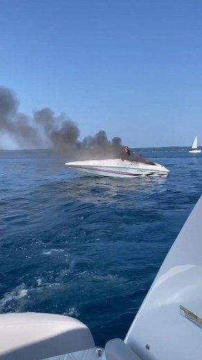 396K views · 2.1K reactions | Wild footage shows a pair of boaters in Michigan were rescued after good Samaritans warned them to jump off their flaming boat before it exploded. “It’s too late. Get off the boat,” “It’s gonna blow.” Credit: Rino Greenwood / LOCAL NEWS X /TMX | Rated Red | Facebook