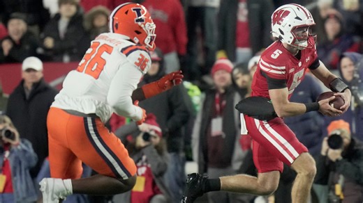 Wisconsin's win over Illinois shows Carter Smith's growth, Hunter Simmons' role