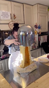 739K views · 28K reactions | La magia del panettone E per questo anno ho finito ne avrò fatta una piccola produzione di 60/70 panettoni, sempre divertente. Colgo l’occasione per augurarvi buon Natale! Per consulenze private o per professionisti info e costi in pvt | Lasalsicciaciociara - Pasta Madre - Sourdough | Facebook