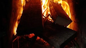 Video von Weihnachtsbeleuchtung auf Kamin auf: Stockvideos & Filmmaterial (100 % lizenzfrei) 1098357509 | Shutterstock