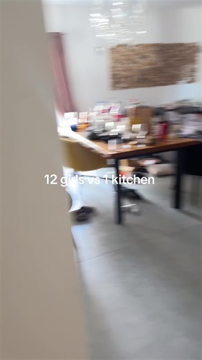 Clean Girl Aesthetic: Embracing Minimalist Style