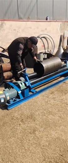 Small electric plate rolling machine for precise one-time rolling and forming