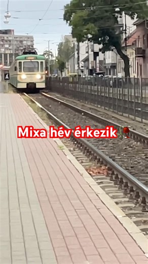 Mixa érkezik a karácsony Sándor utcához🥀 #mixa #hév