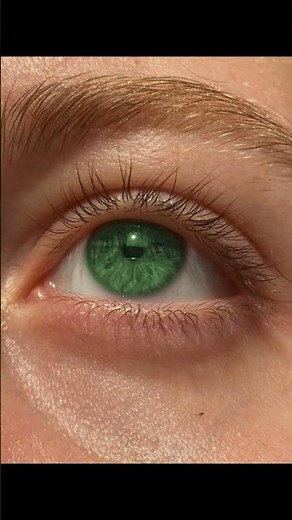 Change Eye Color Instantly in Photoshop!