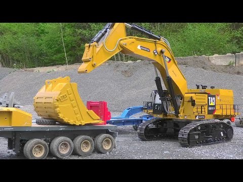 Heavy RC Caterpillar 6015B with unique huge shovel