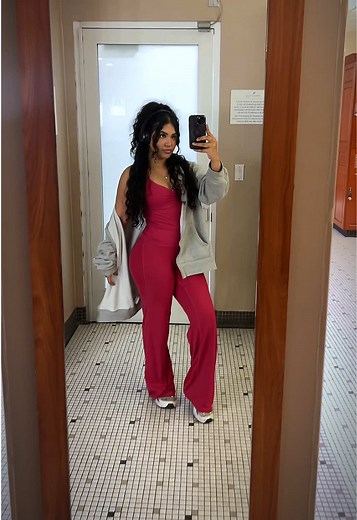 Glamorous Gym Sets for Workout Enthusiasts
