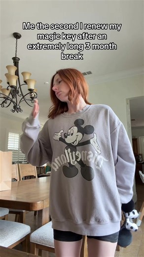 Time to get out the ears, @Stoney Clover Lane Fanny and @POP MART US keychains cause we’re back baby #magickeyholder #disneyadult #disneyland