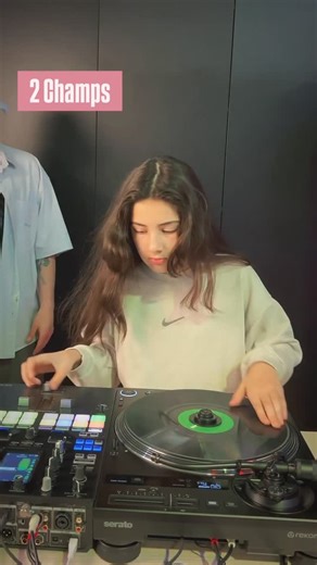 DMC Middle East | 2 Champs scratching freestyle - follow for more 🛸👽 DJ Michelle DJ Worm DJ Shock #Scratching #Turntablism #DMC #IDA #DJReels | Instagram