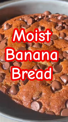 Moist Banana Bread Recipe with chocolate chips #bananabread