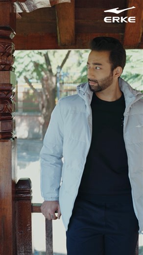 The Ultra-Light Down Jacket redefines what outerwear can be, light, compact and incredibly warm. With premium down at over 750 fill power and a 90/10 down-to-feather ratio, it offers outstanding heat retention without the bulk. Designed to move with you, it’s made with a water-repellent fabric, so even sudden showers won’t slow you down. From thread to seam, every detail is engineered for comfort, durability and versatility. Explore Erke’s Ultra-Light Down Jacket Collection today! 🧥 | Ayushman 