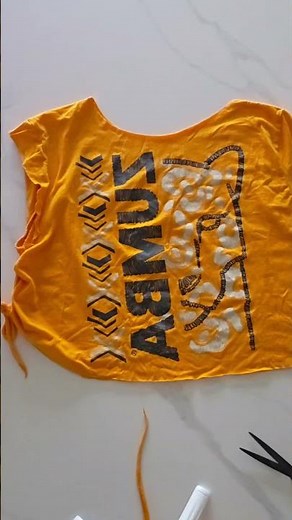 T-shirt cutting / Zumba Wear Makeover / Zumba fashion / DIY tutorial