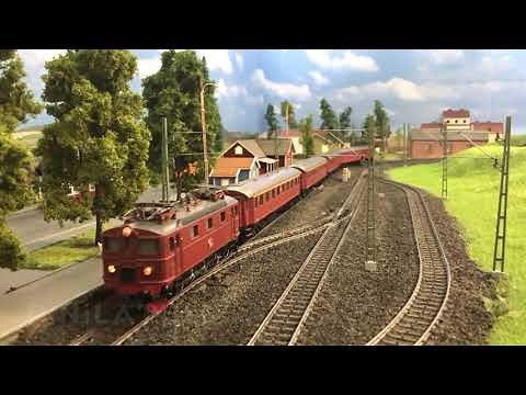 Märklin Modelljärnväg med tågen och radiostyrda bilar (Statens Järnvägar)