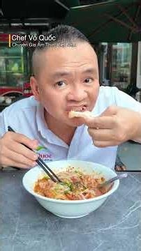 Spicy Sate Chicken Pho with Crispy Skin – This Bowl Means Business!