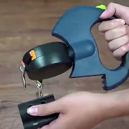 Walk Two Dogs at Once—Tangle-Free! | Dual Retractable Dog Leash with LED Light 🐾✨