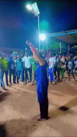 Outdoor Nighttime Performance: Engaging Audience Experience