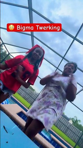 Twerking Grandma 😳 Nooo WaYyy #twerking #grannydance #granny #tiktok #viralshort