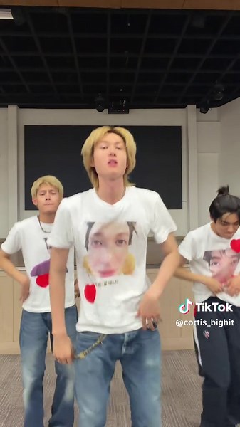 멋쟁이 토마토 코르티스 영상 — Cortis 토마토 팬 콘텐츠