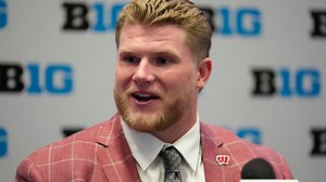 Wisconsin Badgers center Jake Renfro talks about implementing Jeff Grimes' offense in 2025