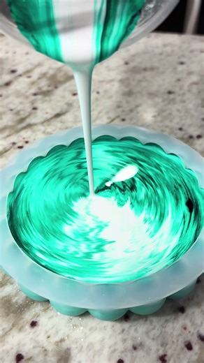 Exploring Eco-Resin for Stunning Art Creations