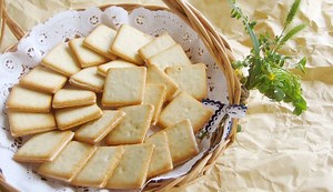 Famous Japanese brand Tokyo Milk Cheese Factory opens up shop at Raffles City | Coconuts