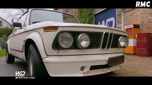 201K views · 2K reactions |  Aurélien a du mal à cacher sa joie en voyant Gerry débarquer au garage avec une BMW 2002 Turbo ! Mais l'excitation retombe vite quand il fait le tour du véhicule et qu'il mesure le travail qui l'attend…  Wheeler Dealers France inédit, c'est ce soir à 21h05 sur RMC Découverte | Wheeler Dealers France | Facebook