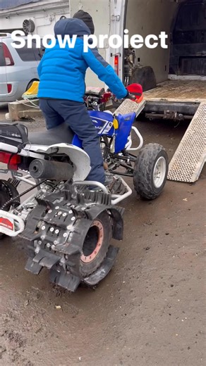 we load the snow project for test ! Enduro Life Tours & Rental @cei mai activi fani WEY Wheels - Jante si anvelope Cisnadie Marius Sitov Anamaria Sitov ATV Life Romania Yamaha Racing Snowmobile | ATV Life Romania