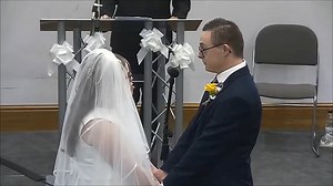 Video: Couple with Down's syndrome get married, and live stream it to thousands
