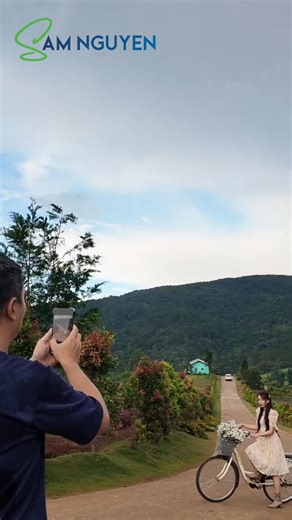 Thả dáng bên xe đạp đơn giản mà điệu đà—— PS: Đăng ký khoá học chụp ảnh bằng điện thoại Online và Offline của Sam N.GAY để trở thành nhiếp ảnh gia chụp ảnh bằng điện thoại chuyên nghiệp! #SamEducation #ChupAnhDienThoai #QuayDungVideo | Sam Nguyen