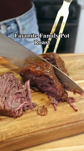 EVERYONE’S FAVORITE POT ROAST 🥩🥔🍷 I love that it’s a one pot meal and so simple to prep. Pro tip, if there are any leftovers they make for delicious tacos! Save this recipe - you’ve gotta try it! What you’ll need: 3 lb. chuck roast (any cut works but I recommend chuck roast - trim fat if desired) Seasoning (generously season the meat with Lawry’s garlic salt, favorite beef seasoning - we like John Henry’s greek rub or Montreal Steak, fresh cracked pepper, course sea salt) 1/2 yellow onion 1 t