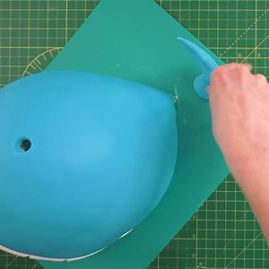 Cartoon Blue Whale Cake 🐳🤍 | Zoe's Fancy Cakes