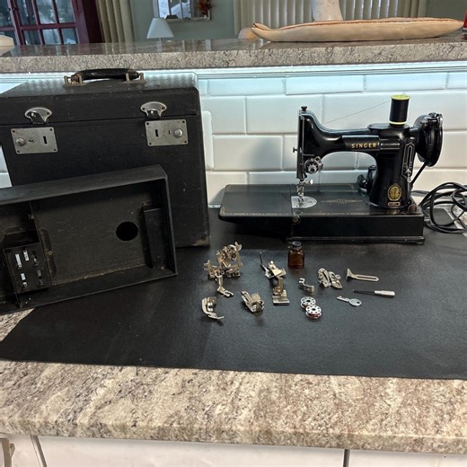 Vintage Singer Featherweight 221 Sewing Machine W/case, Manual, Huge Lot! Tons of Accessories! Works! - Etsy