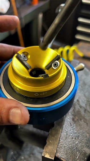 This Tool Makes Valve Lapping Perfect #AutomotiveTips #MechanicLife AutoEducation #DIYMechanic