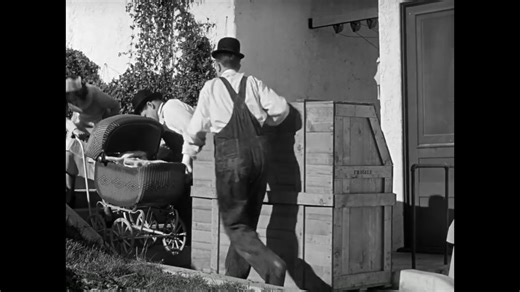 Remembering comedy legend Hal Roach, producer of 1,200 shorts and features, born today in 1892 (d. 1992). "In those days, there was one secret to making good comedy: If it made the audience laugh, it was a good comedy." (📽️ The Music Box, 1932) | Vintage Geek