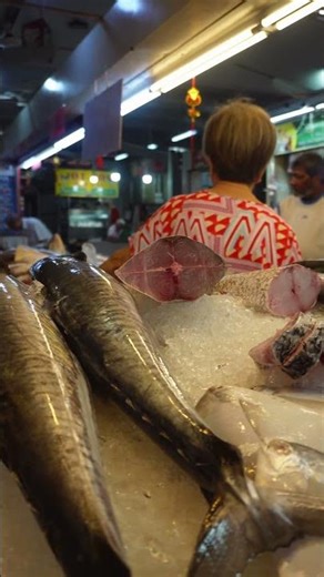 Singapore’s Tekka market- smells of fresh fruit and vegetables and so many colours! #singapore #sg
