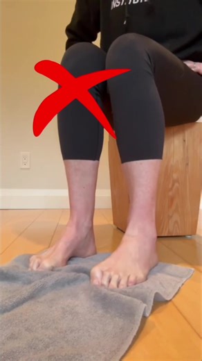 Repo ❌ STOP doing towel crunches 💡Unless you want your toes to permanently CLAW, hammer, grip and deform STOP training them that way. ✨instead If you have a towel do : ✅ towel pushes ✅ towel hovers ✅ towel sweeps - shake it up and do sweeps with your leg extended ✅ Do these seated heel raises and use the towel to elevated your toes ✨you get 4x the strength gains fro TOE STRENGTH when you elevate your toes ⚠️Just remember to keep your toes LONG FLAT and WIDE ❌- no clawing! 💡 If you struggle wit