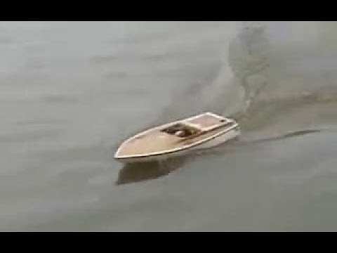 Vintage 19 homemade RC Model Boat Nitro Power Dumas SK Daddle Radio Control