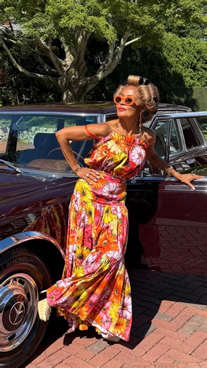 Lisa Butler Grain on Instagram: "It’s official! @frenchbarrelettes launches TODAY at 12PM 🎉 Shop the wet set roller line + join us live. Thank you for all the love and support! www.FrenchBarelettes.com #lisagrain #rollerset #hairrollers #healthyhair #wetsethair"