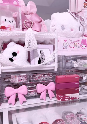 Cute pink desk setup ideas for a girl — kawaii workspace tips