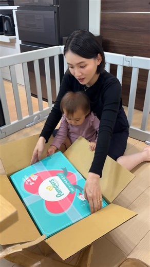 びにえみ on Instagram: "さらにパワーアップしてた😆⤴️👏 パンパース さらさらケアパンツ！ 11/1〜12/31の期間、対象店舗で楽天ポイントカードを提示してパンパース商品を購入した人全員に最大30%の楽天ポイント還元するお得なキャンペーンやってるからチェックしてみてね✔️ #PR #パンパース #オムツヒーロー #オムツ #赤ちゃんのいる生活 #パンパースで無敵"