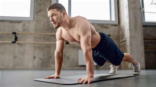 I'm a personal trainer, and these are the 5 strength exercises you need for your upper body that don't involve lifting heavy weights