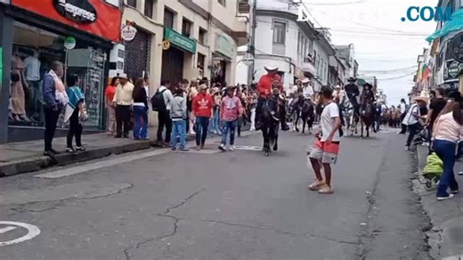 Arrancó la cabalgata de la Feria de Manizales 2026. El recorrido comenzó en la Plaza de Toros y avanza por la carrera 22. | La Patria Manizales