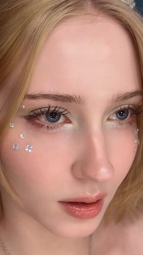 𝐑𝐢𝐚 on Instagram: "POV: the elf princess is trying to lore you in 🧚🏻‍♀️ one last video in honor of this look (tutorial is in my yt)"