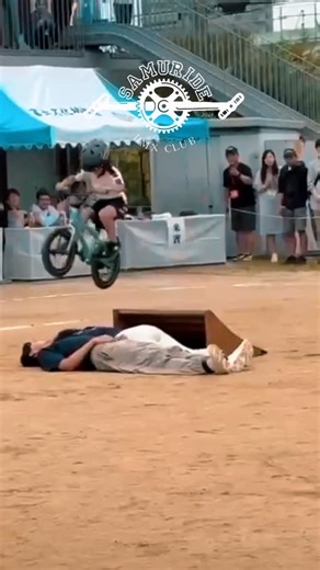 SAMURIDEBMXCLUB on Instagram: "サムライドスクール生による日本最年少のワンマンBMXショーがすごすぎる！ 【@shion_bmx1010 】 ____________________________________ #BMX #BMXスクール #BMXキッズ #自転車教室 #キッズスポーツ #BMXライダー #BMX練習 #BMX初心者 #アーバンスポーツ#子ども習い事 #初心者大歓迎 #オリンピック種目 #キッズBMX #samuridebmxclub#samuridebmx #bmxschool"